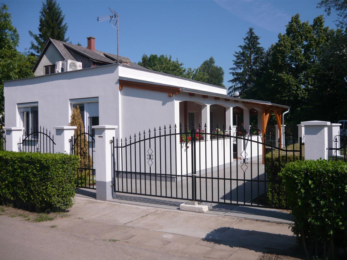Keresztmama Haza Apartment Hajduszoboszlo Exterior photo